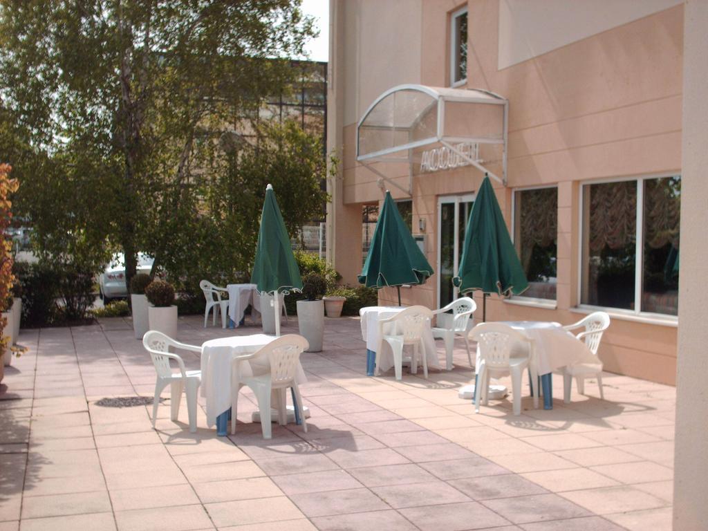 Hotel Median Roissy Cdg Aeroport Goussainville  Exterior foto